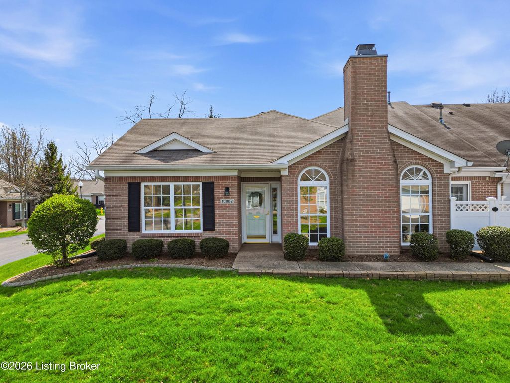 Photo of 10902 Oxford Commons Ct, Louisville, KY 40291 (MLS # 1712687)