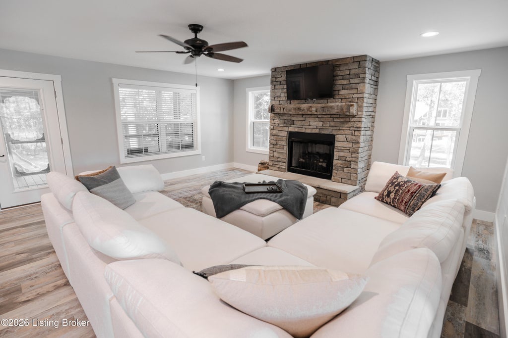 Photo of 175 Falls Ln, Leitchfield, KY 42754 (MLS # 1732353)