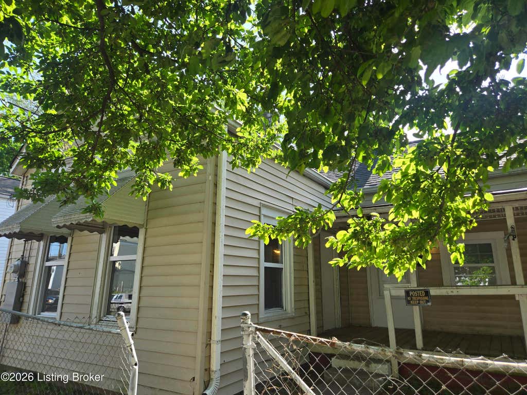 Photo of 451 N 25th St, Louisville, KY 40212 (MLS # 1723426)