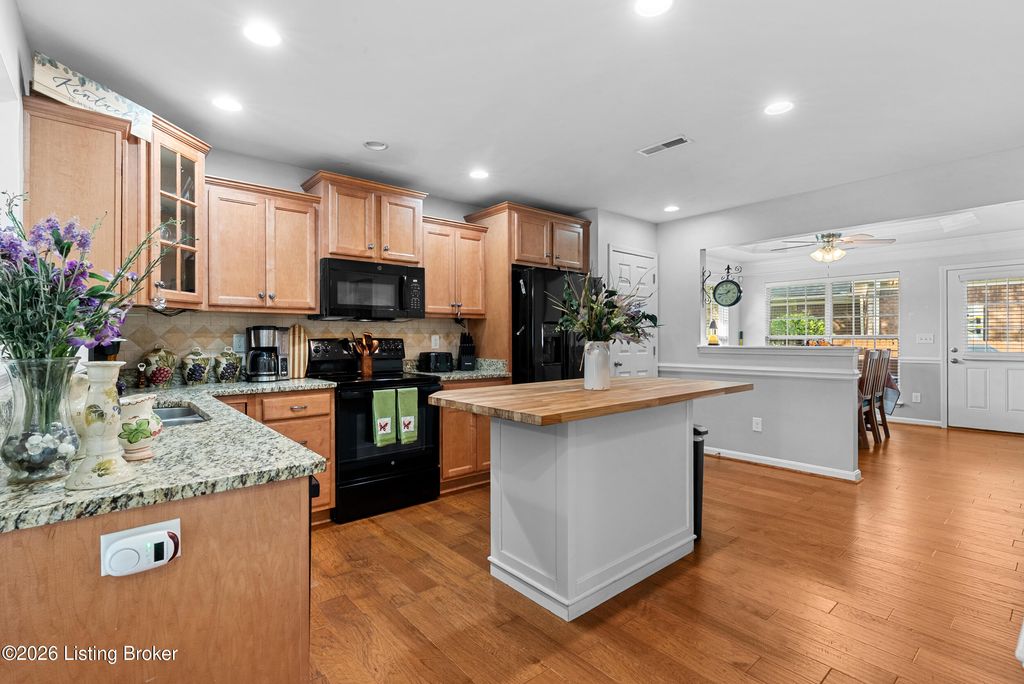Photo of 9012 Sidney Way, Louisville, KY 40291 (MLS # 1716964)