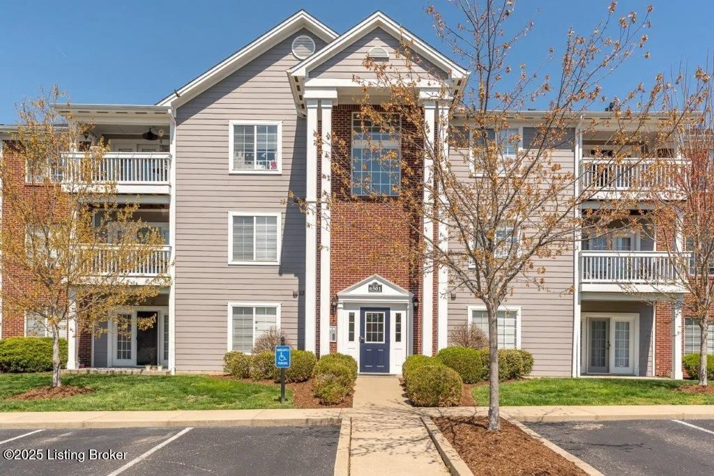 Photo of 6501 Matalin Pl #310, Crestwood, KY 40014 (MLS # 1699891)