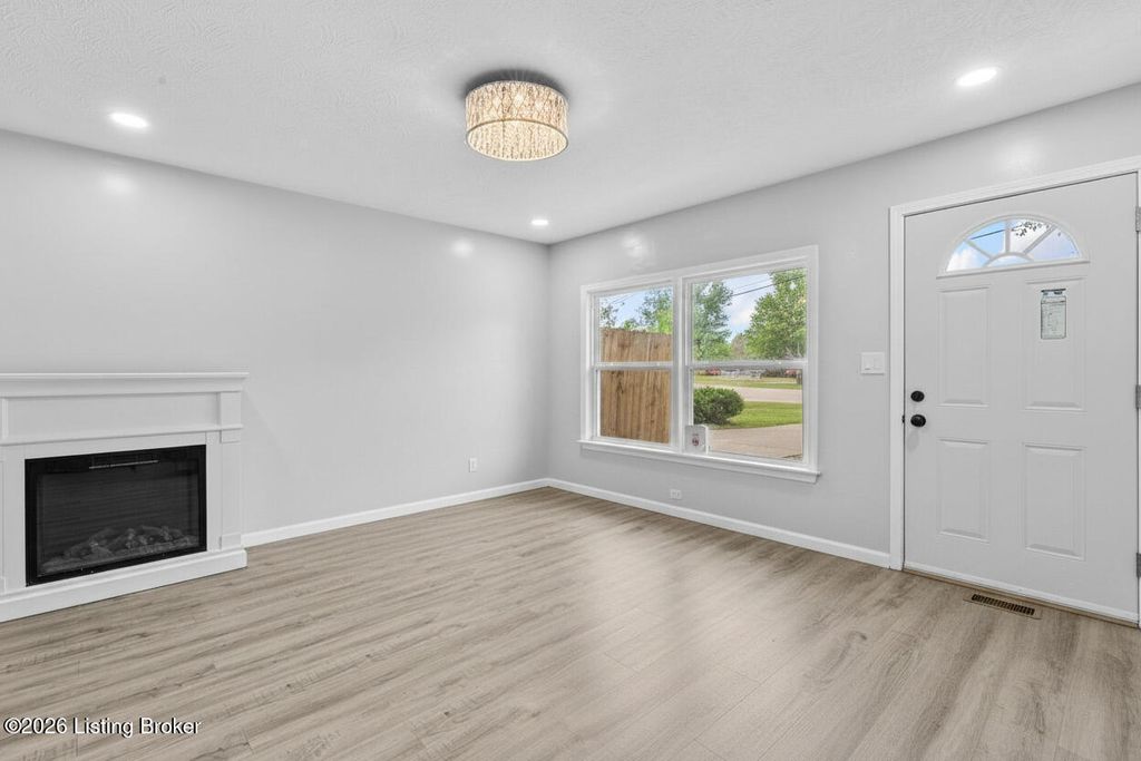 Photo of 10906 Milwaukee Way, Louisville, KY 40272 (MLS # 1714808)