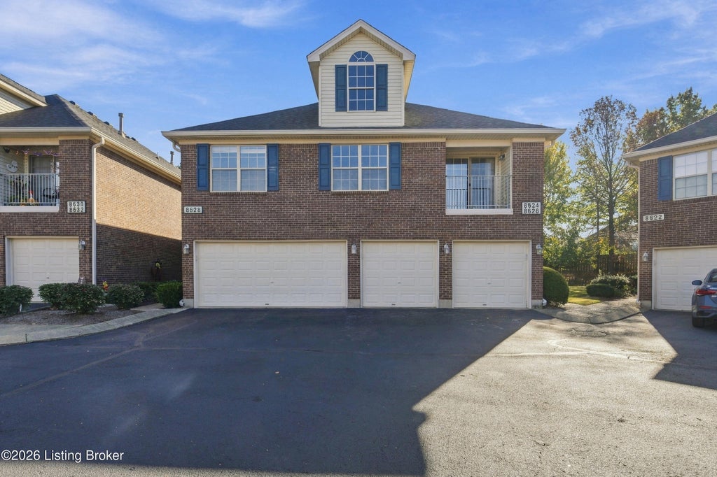 Photo of 8626 Grand Neptune Dr, Louisville, KY 40228 (MLS # 1731418)