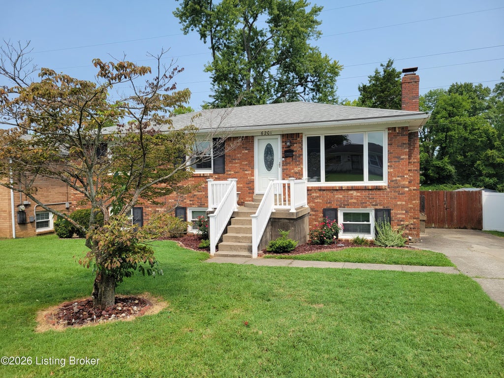 Photo of 6201 Rocky Mountain Dr, Louisville, KY 40228 (MLS # 1726301)