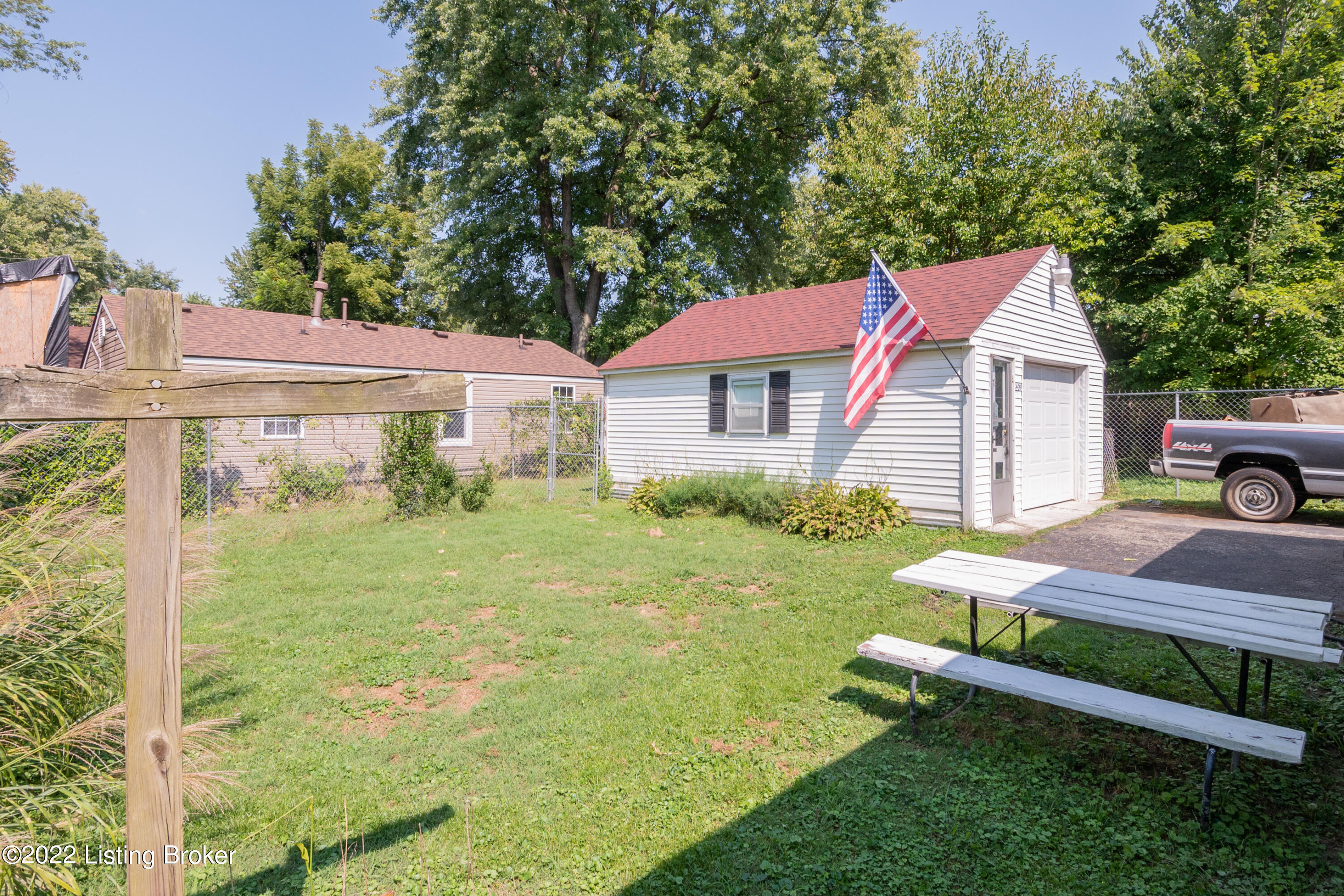 2405 Elmore St, Louisville, Kentucky image 25
