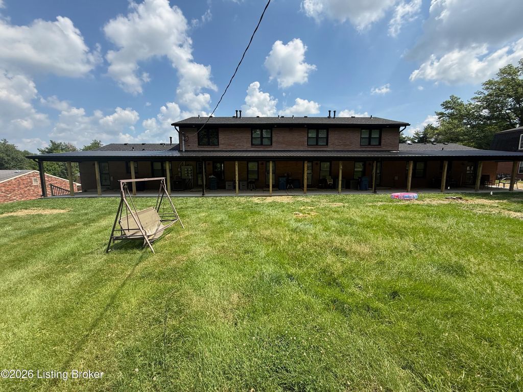 Photo of 10 Seminole Dr #10-15, Shelbyville, KY 40065 (MLS # 1707392)