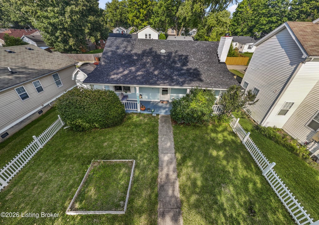Photo of 1227 Ormsby Ln, Louisville, KY 40222 (MLS # 1727594)
