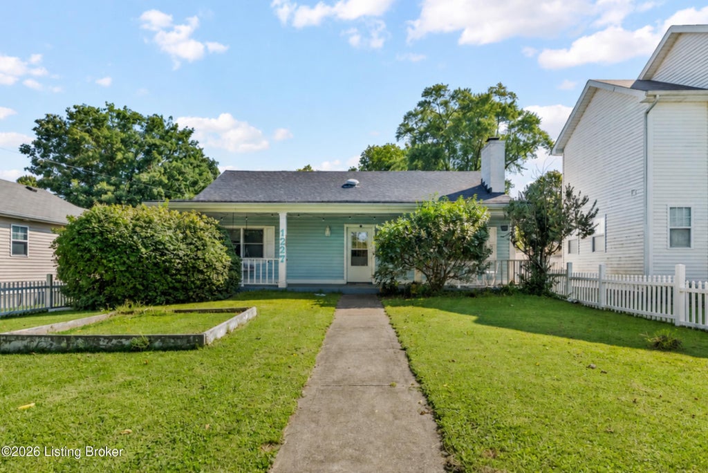 Photo of 1227 Ormsby Ln, Louisville, KY 40222 (MLS # 1727594)