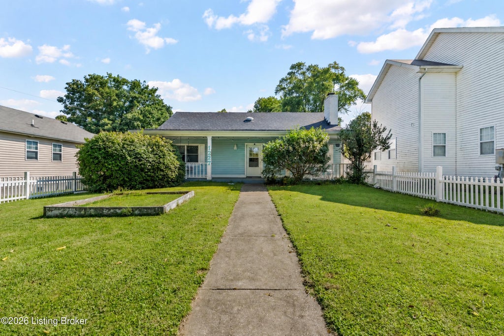 Photo of 1227 Ormsby Ln, Louisville, KY 40222 (MLS # 1727594)