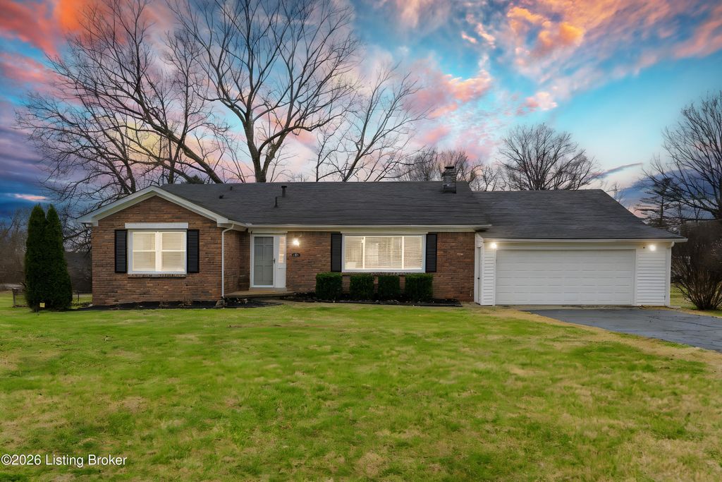 Photo of 218 Rosewood Dr, Bardstown, KY 40004 (MLS # 1706513)