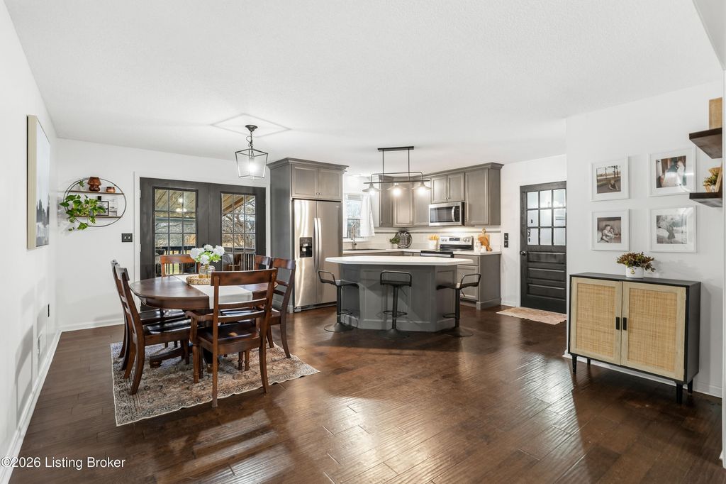 Photo of 218 Rosewood Dr, Bardstown, KY 40004 (MLS # 1706513)