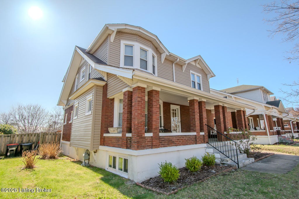Photo of 1072 Eastern Pkwy, Louisville, KY 40217 (MLS # 1729973)
