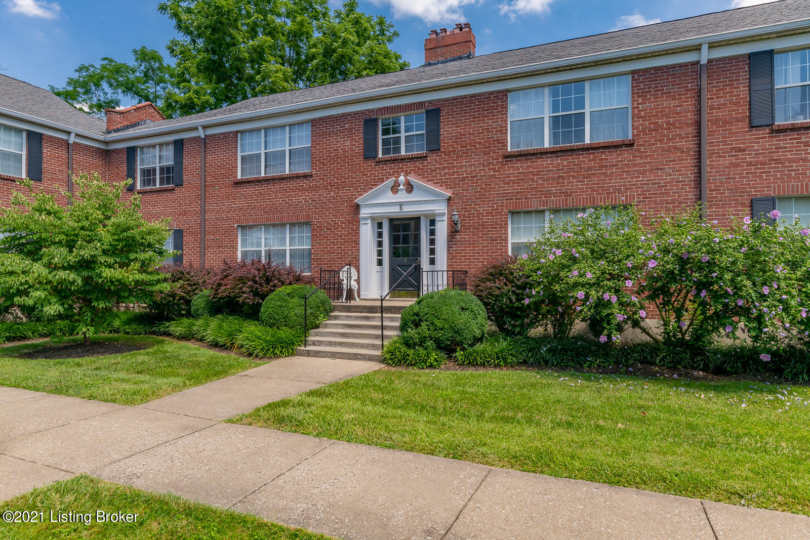 Photo 1 of 30 — 114 Crescent Ave E4, Louisville, KY 40206