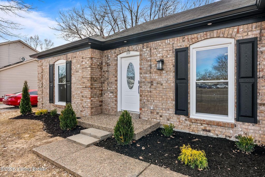 Photo of 1112 Herr Ln, Louisville, KY 40222 (MLS # 1711319)