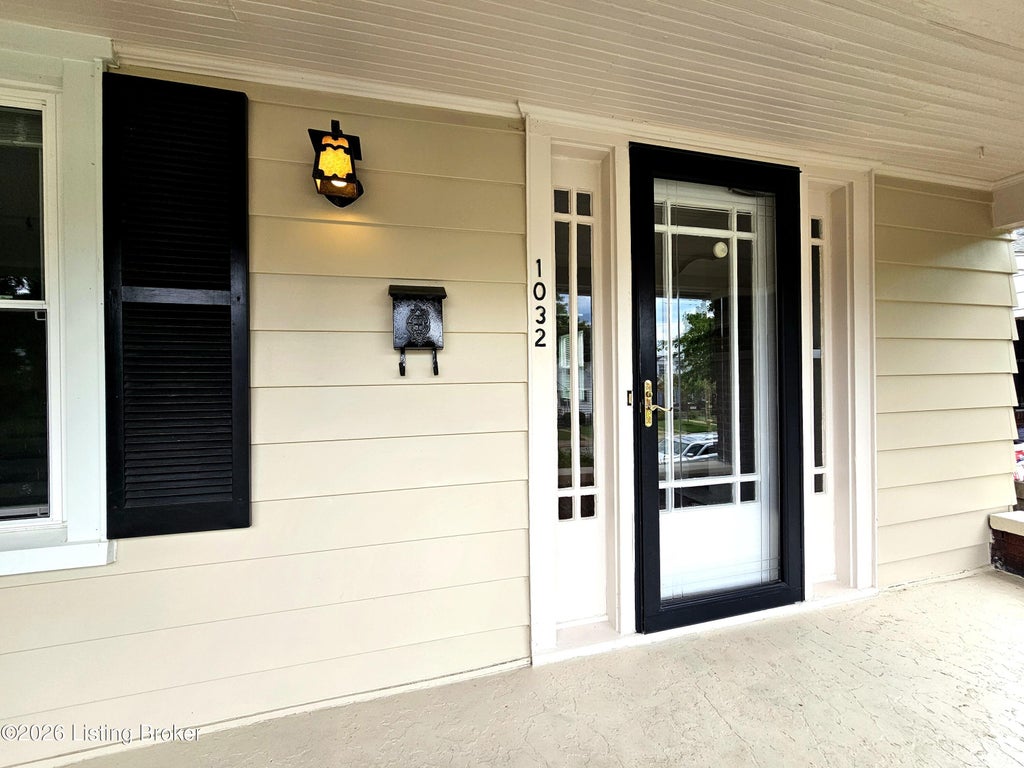 Photo of 1032 Reasor Ave, Louisville, KY 40217 (MLS # 1723038)