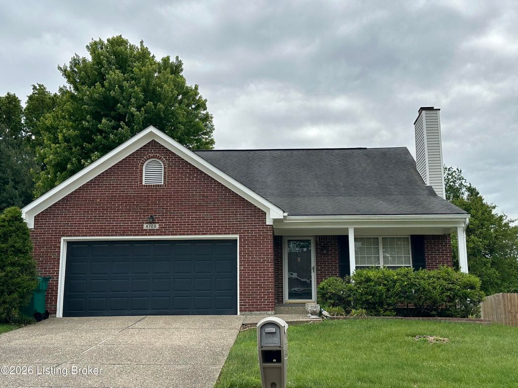 Photo of 4708 Wooded Oak Cir, Louisville, KY 40245 (MLS # 1717416)