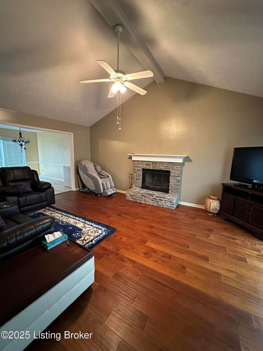 Photo of 4708 Wooded Oak Cir, Louisville, KY 40245 (MLS # 1717416)
