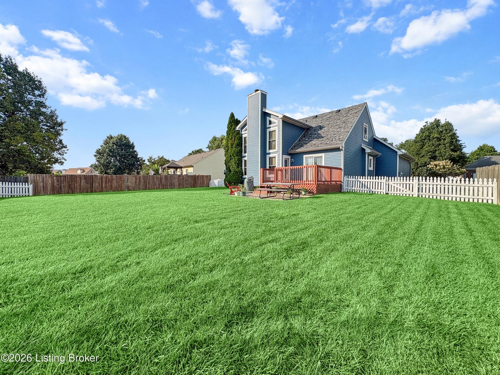 Photo of 181 Spring Lake Ct, Louisville, KY 40229 (MLS # 1724456)