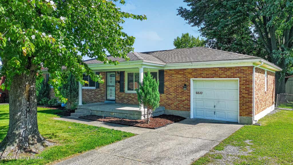 Photo of 6610 Sunny Vale Way, Louisville, KY 40272 (MLS # 1725791)