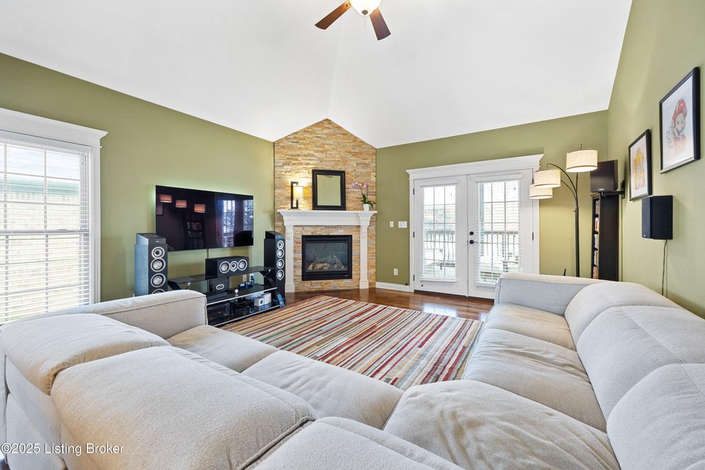 Photo of 11101 Pebble Creek Dr, Louisville, KY 40241 (MLS # 1705044)