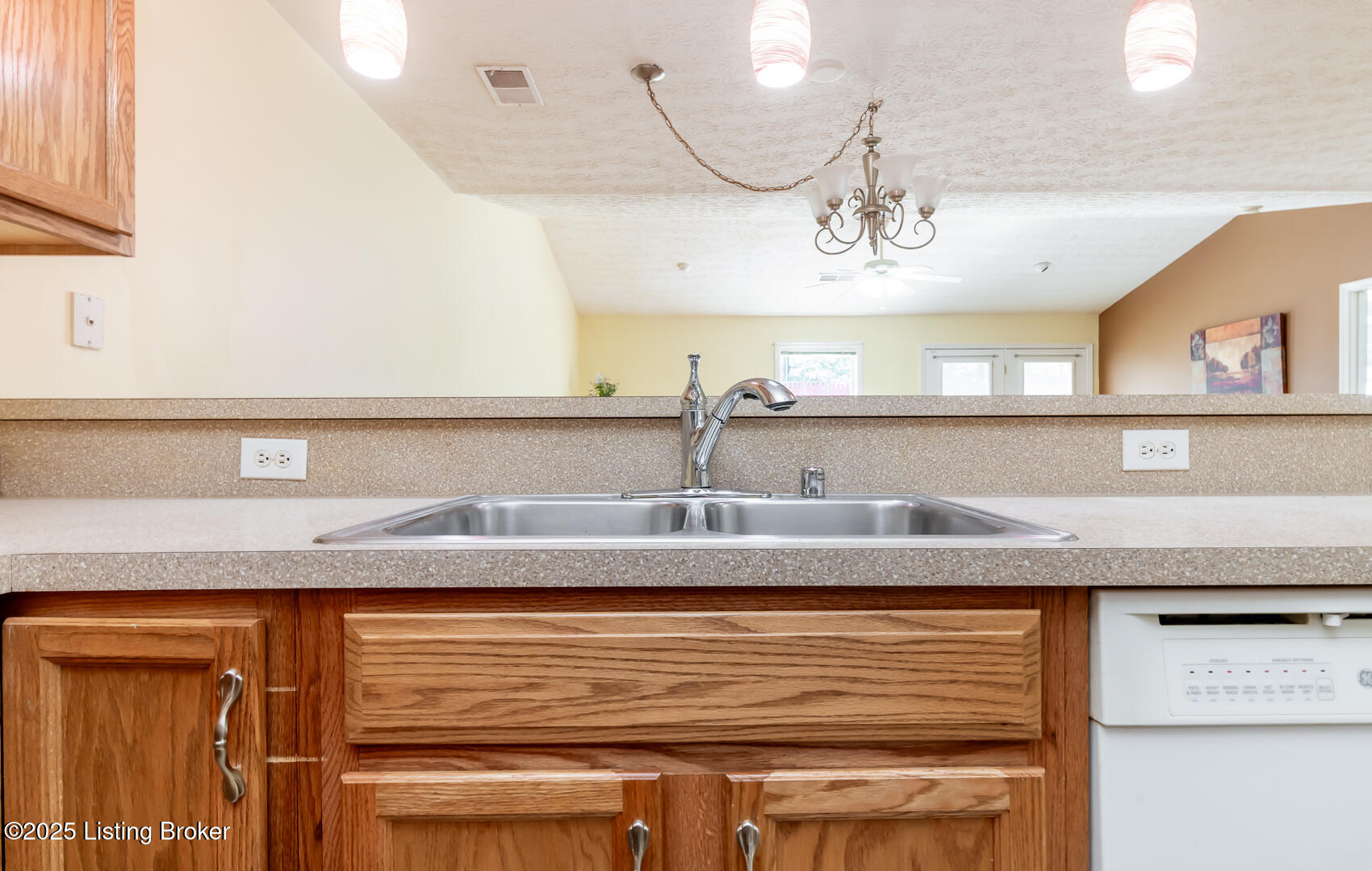6618 Woods Mill Dr, Louisville, Kentucky image 15