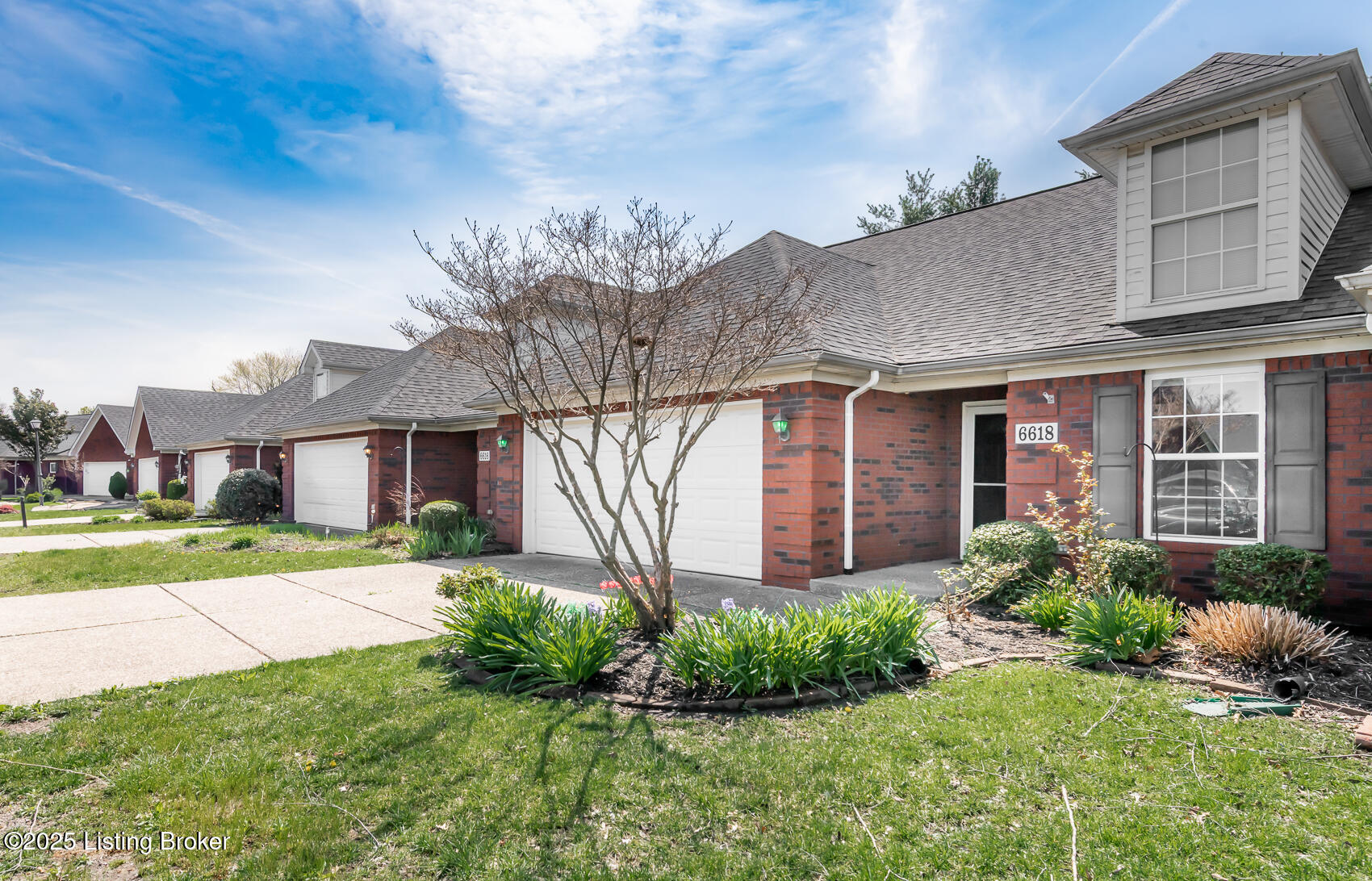 6618 Woods Mill Dr, Louisville, Kentucky image 2
