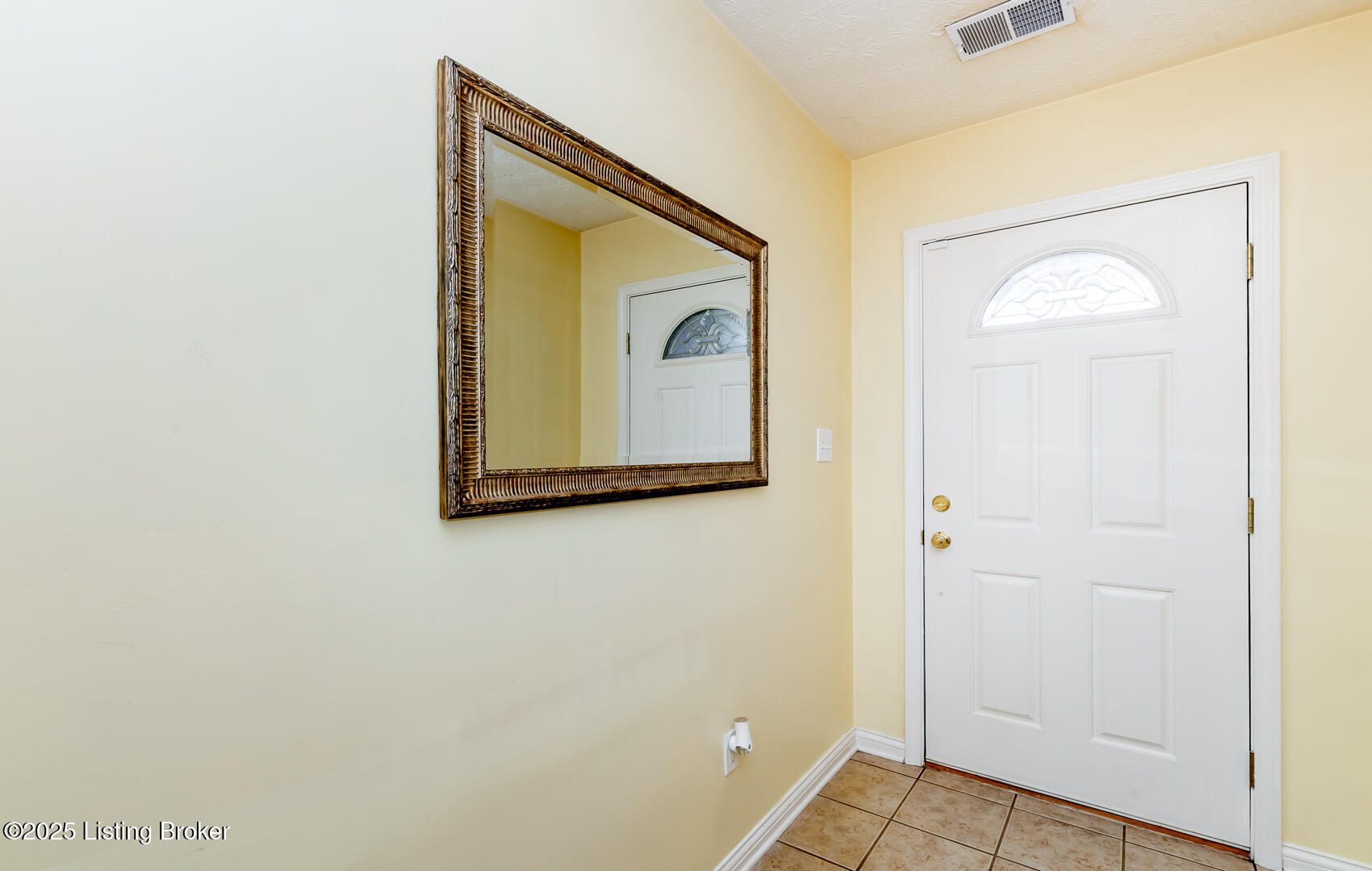 6618 Woods Mill Dr, Louisville, Kentucky image 4