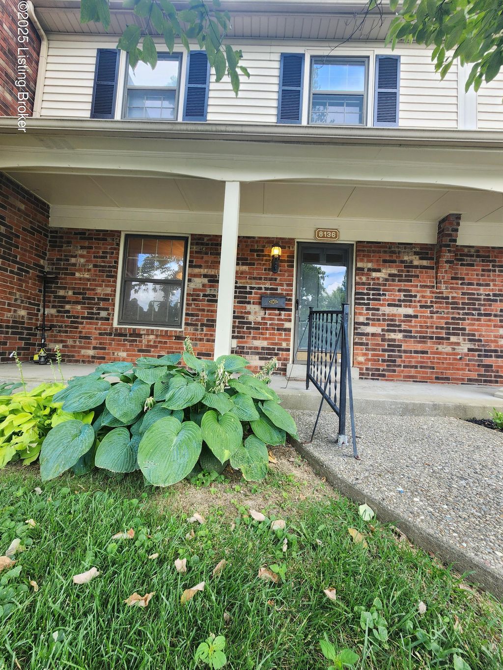 Photo of 8136 Lake Terrace, Louisville, KY 40222 (MLS # 1702001)