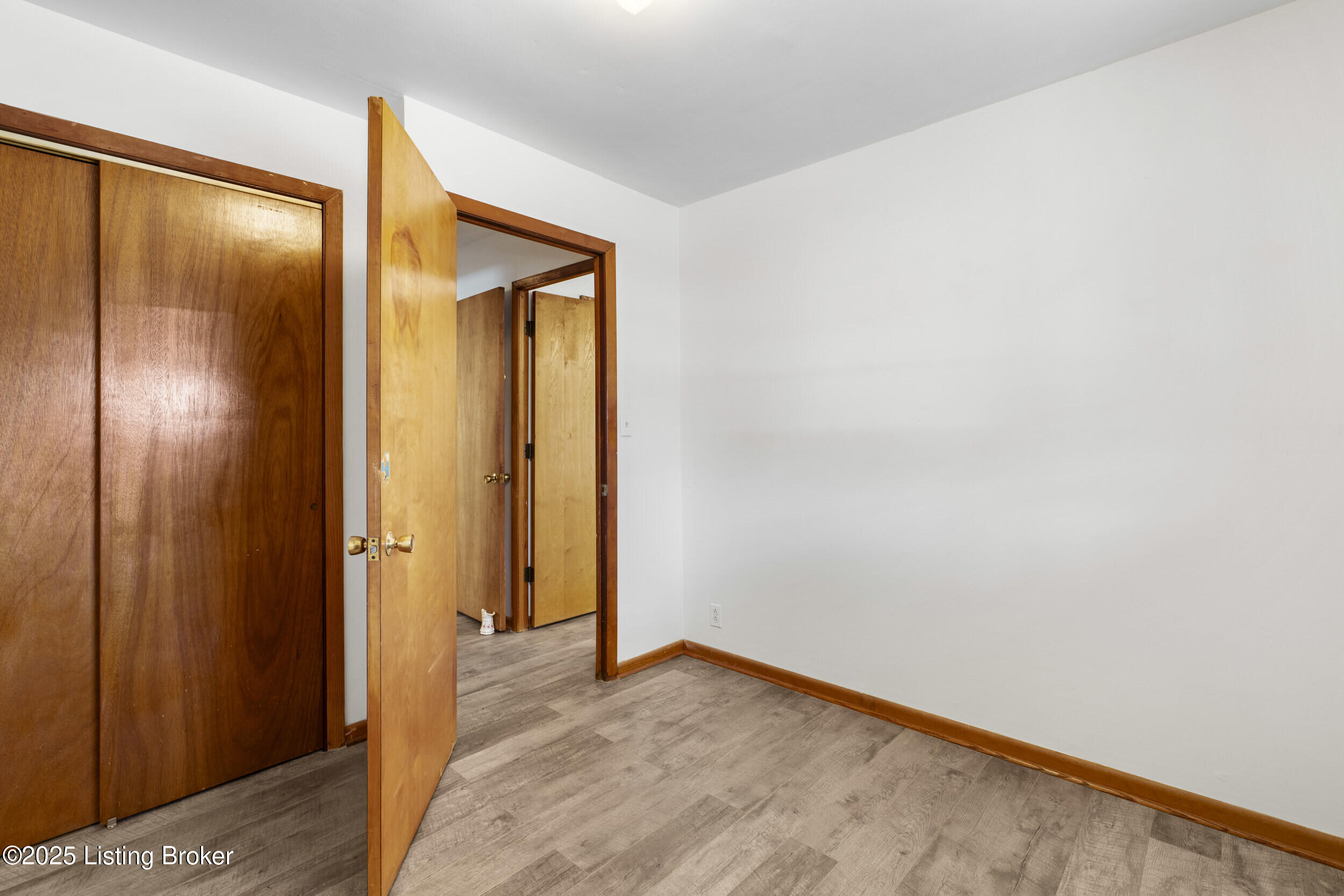 628 N Lakeview Dr, Shepherdsville, Kentucky image 17