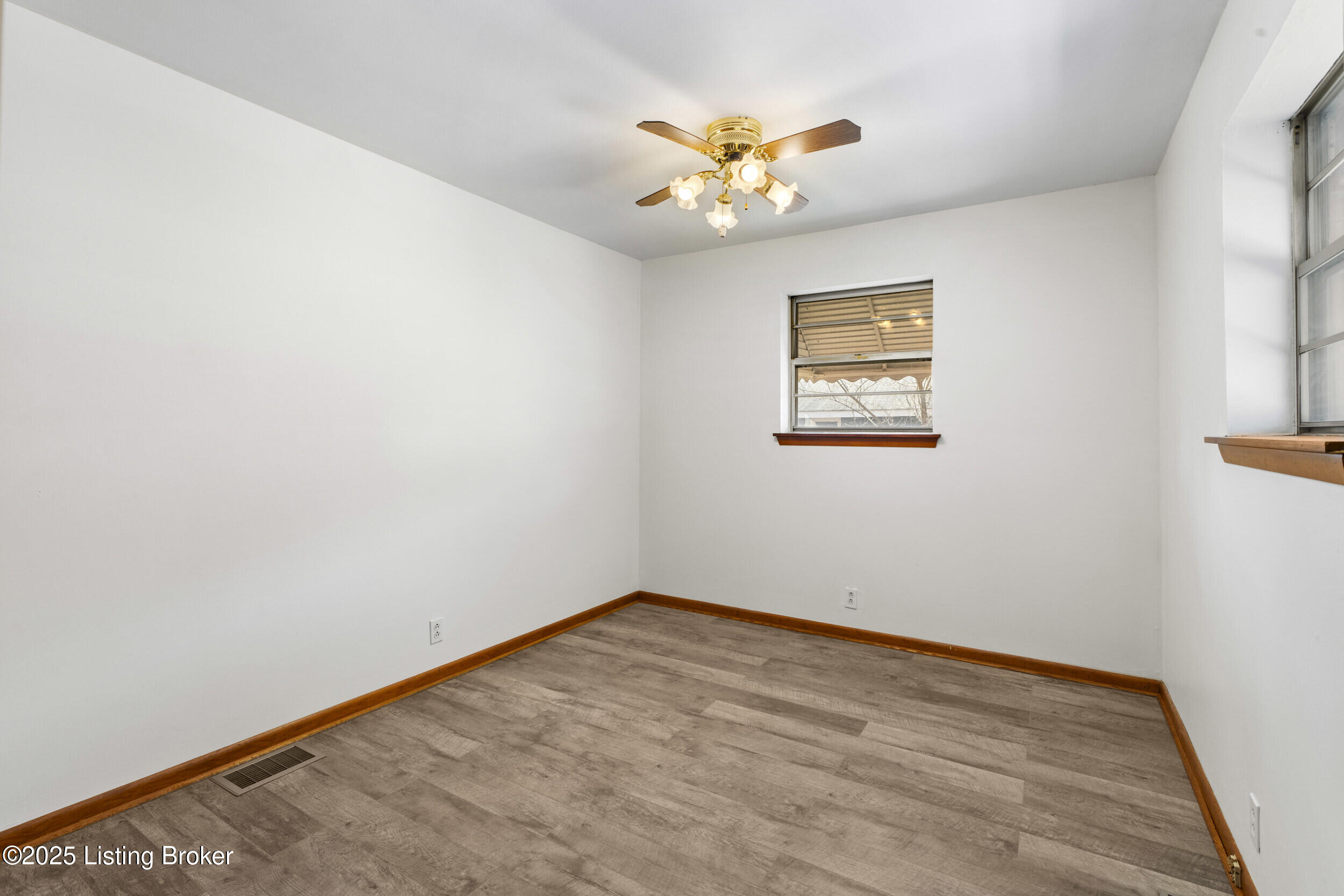 628 N Lakeview Dr, Shepherdsville, Kentucky image 11