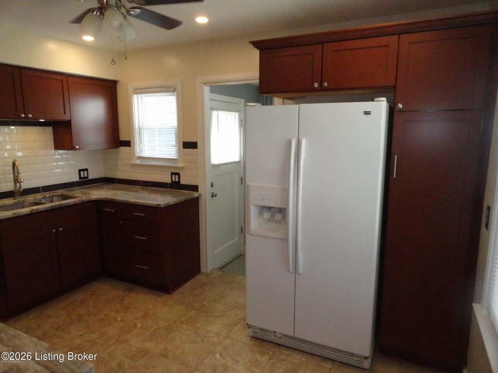 Photo of 502 Harris Pl, Louisville, KY 40222 (MLS # 1723037)