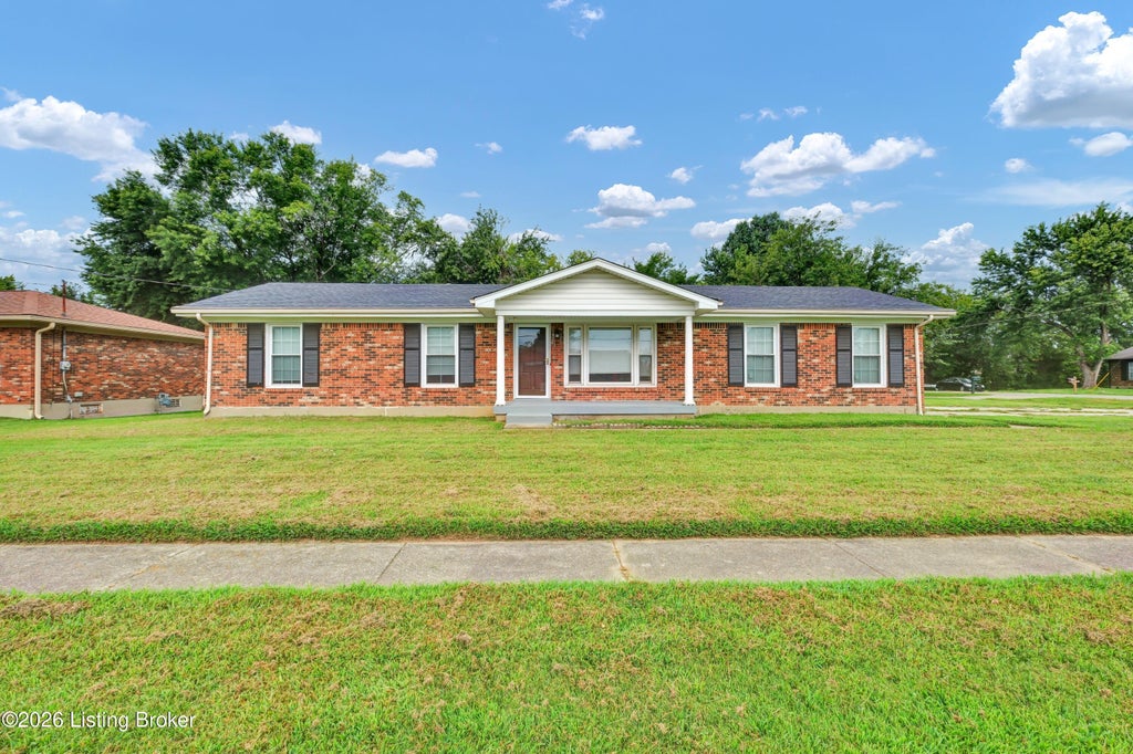 Photo of 4400 Sunflower Ave, Louisville, KY 40216 (MLS # 1726844)