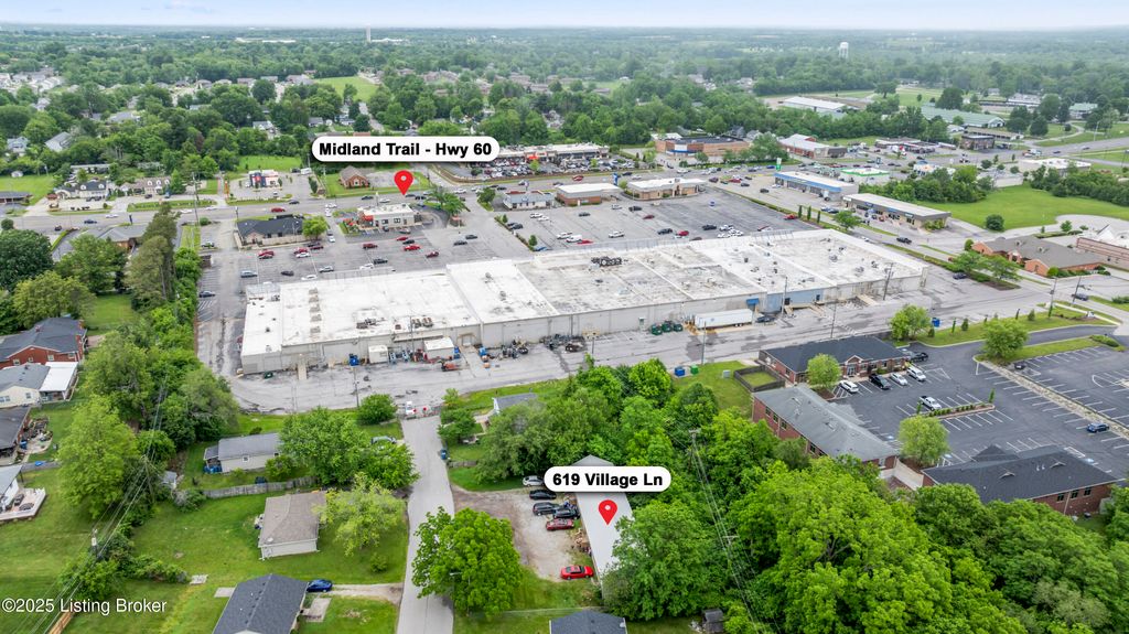 Photo of 619 Village Ln, Shelbyville, KY 40065 (MLS # 1704717)