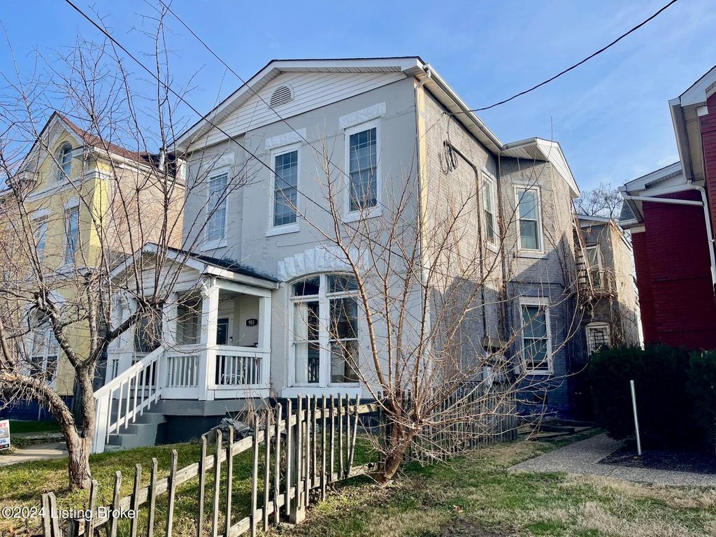 Photo of 951 S Brook St #1, Louisville, KY 40203 (MLS # 1703173)