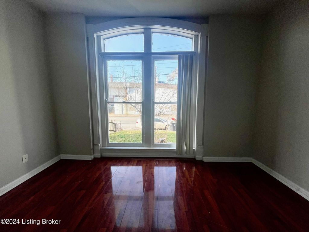 Photo of 951 S Brook St #1, Louisville, KY 40203 (MLS # 1703173)