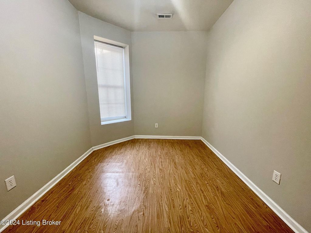 Photo of 951 S Brook St #1, Louisville, KY 40203 (MLS # 1703173)