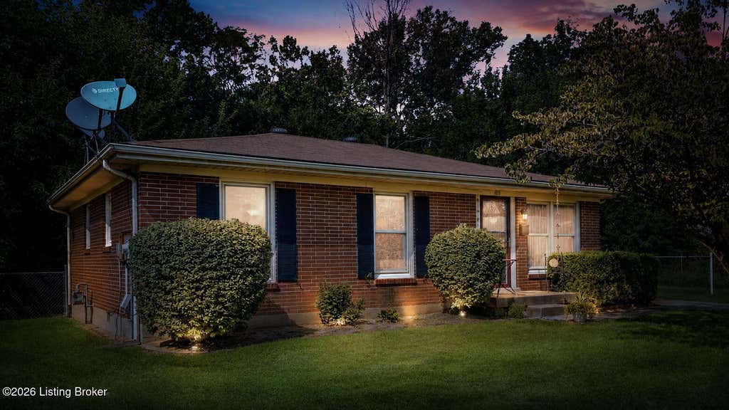 Photo of 4011 Cutlass Ct, Louisville, KY 40229 (MLS # 1724646)
