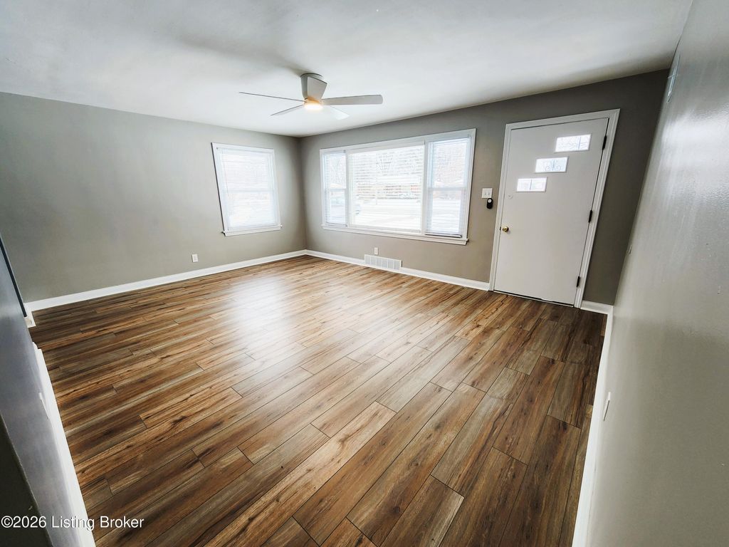 Photo of 1716 Kennedy Rd, Louisville, KY 40216 (MLS # 1708224)