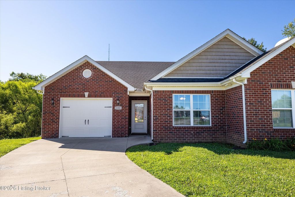 Photo of 133 Graystone Ct, Bardstown, KY 40004 (MLS # 1723434)