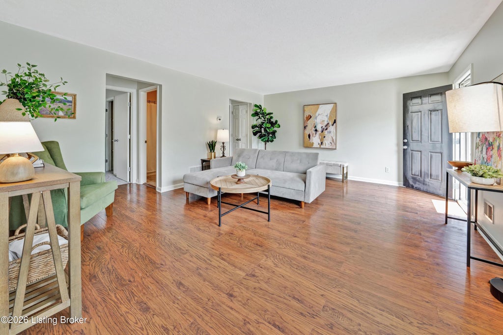 Photo of 10787 Colonial Woods Way, Louisville, KY 40223 (MLS # 1724542)