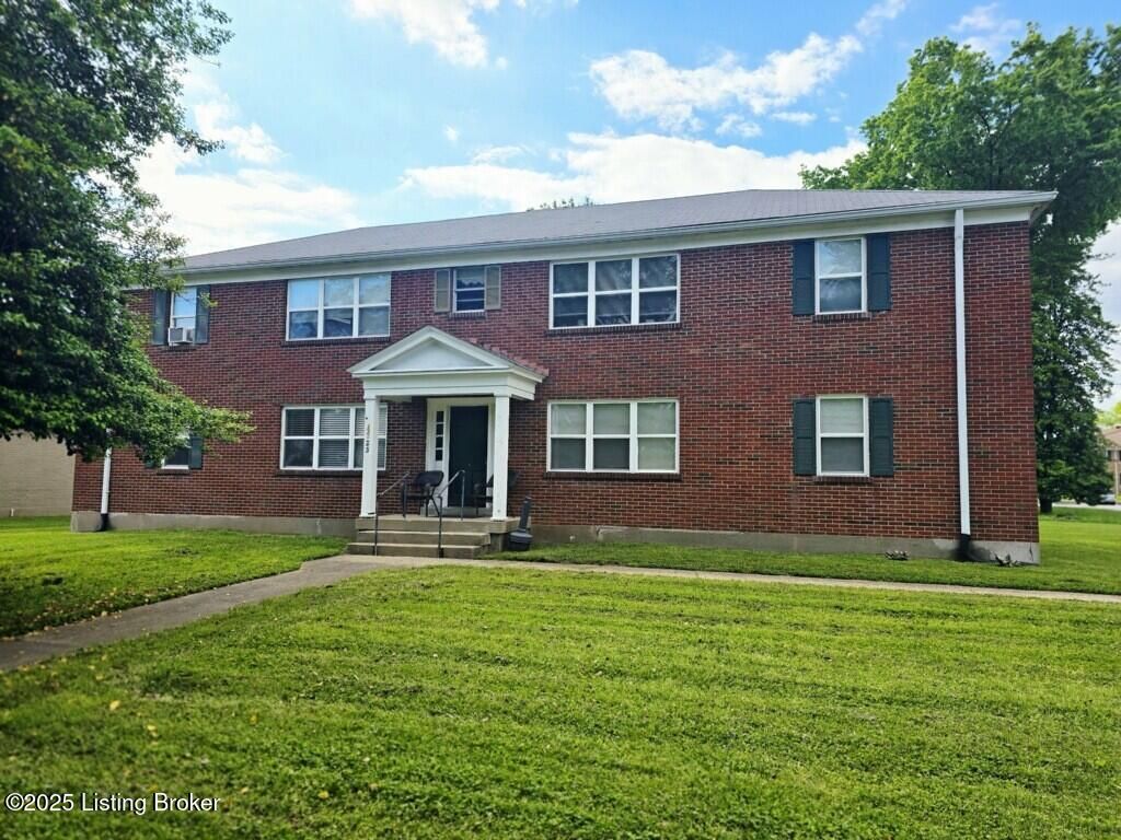Photo of 4225 Norbourne Blvd, Louisville, KY 40207 (MLS # 1705925)