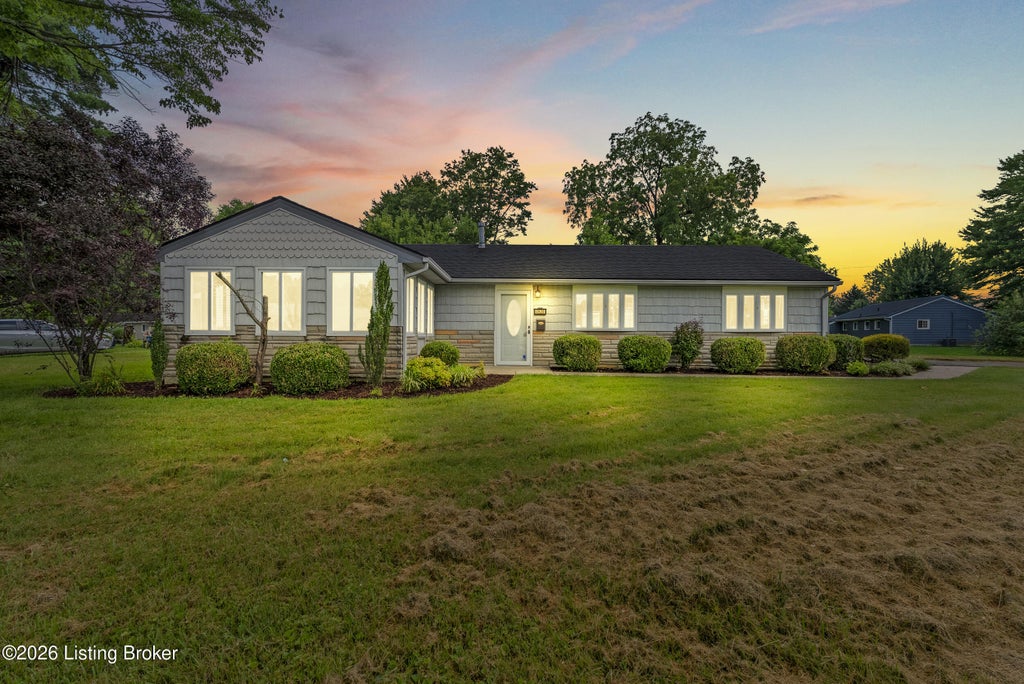Photo of 4920 Ana Terrace, Louisville, KY 40272 (MLS # 1731696)