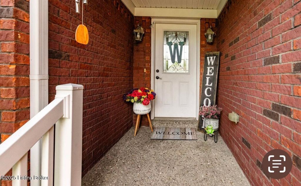 Photo of 317 Madison Rae Blvd, Shepherdsville, KY 40165 (MLS # 1723014)