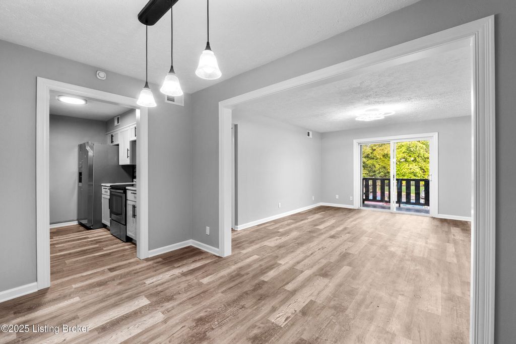 Photo of 3501 Lodge Ln #203, Louisville, KY 40218 (MLS # 1700598)