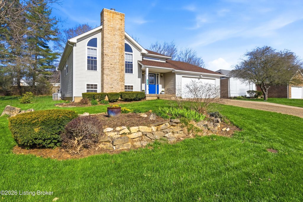 Photo of 6625 Riverbirch Dr, Pewee Valley, KY 40056 (MLS # 1712644)