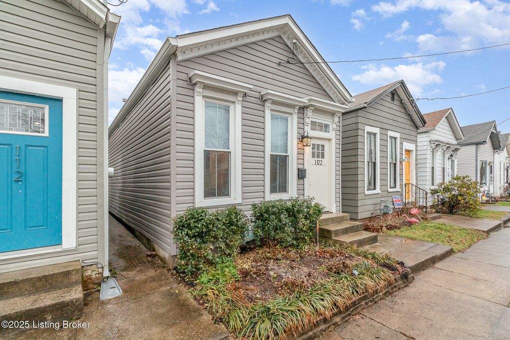 Photo of 1122 E Burnett Ave, Louisville, KY 40217 (MLS # 1711827)