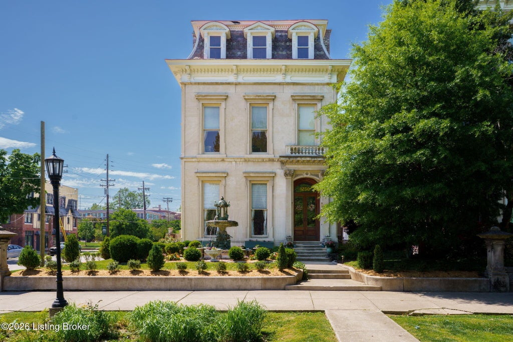 Photo of 1256 S 3rd St, Louisville, KY 40203 (MLS # 1728542)