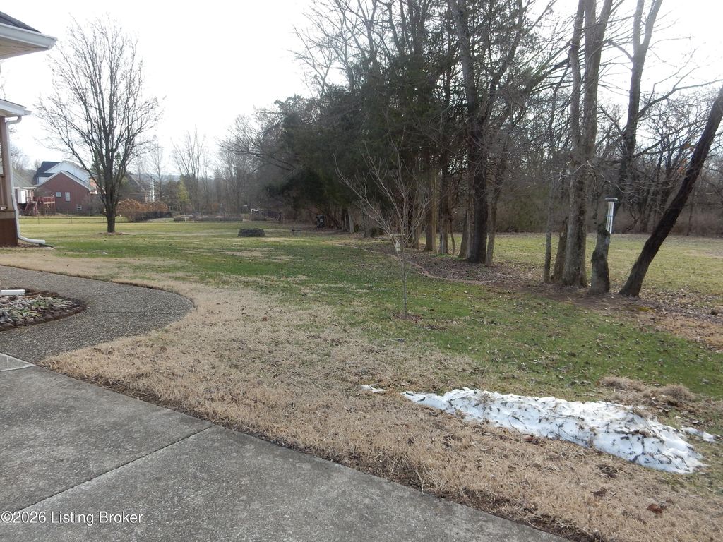 Photo of 151 Cedar Place Dr, Shepherdsville, KY 40165 (MLS # 1709372)
