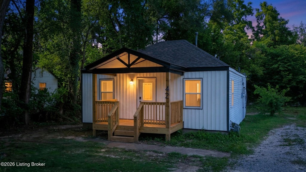 Photo of 42 Nichols Dr, Louisville, KY 40215 (MLS # 1723387)