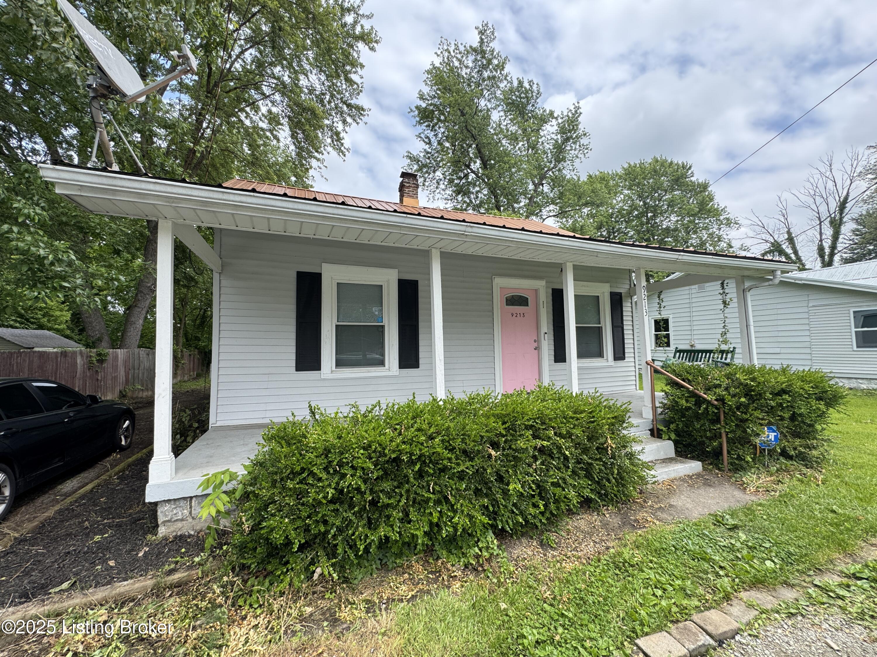 9213 Alexander Ave, Louisville, Kentucky image 2